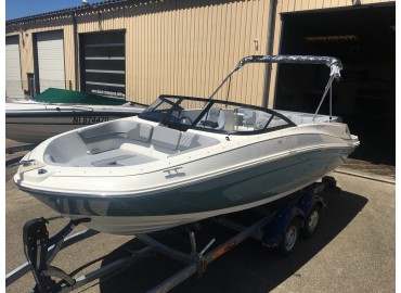 BAYLINER VR5 Bow Rider In-Board V6 de 200cv | Achat bateau neuf